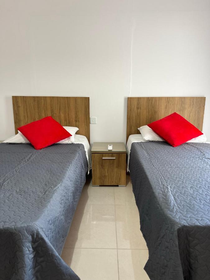 Room With Private Bathroom סליאמה מראה חיצוני תמונה
